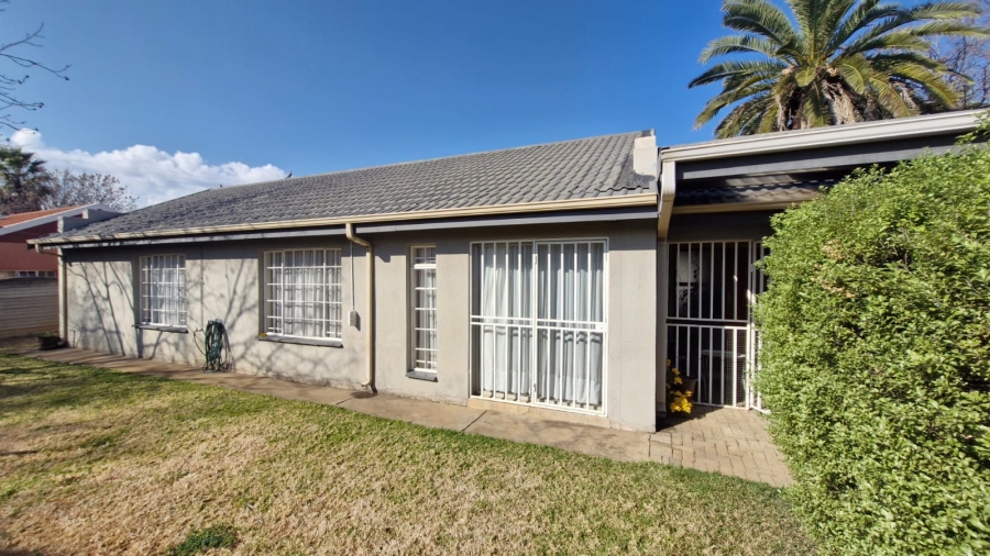 3 Bedroom Property for Sale in Potchefstroom South North West